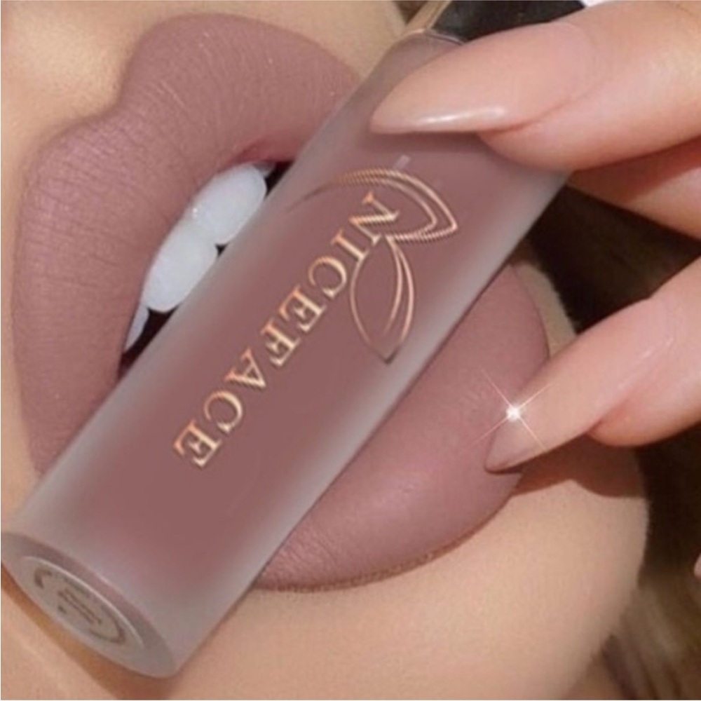 ✨ 5 for $25 ✨ NICEFACE Lasting Hydra Lip Gloss